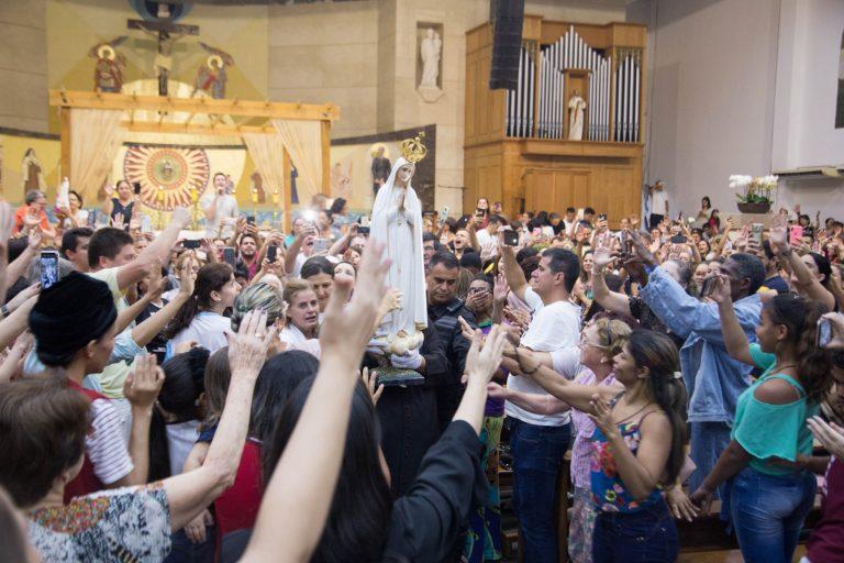 Imagem de Nossa Senhora de Fátima peregrina de Portugal para Goiânia; veja programação